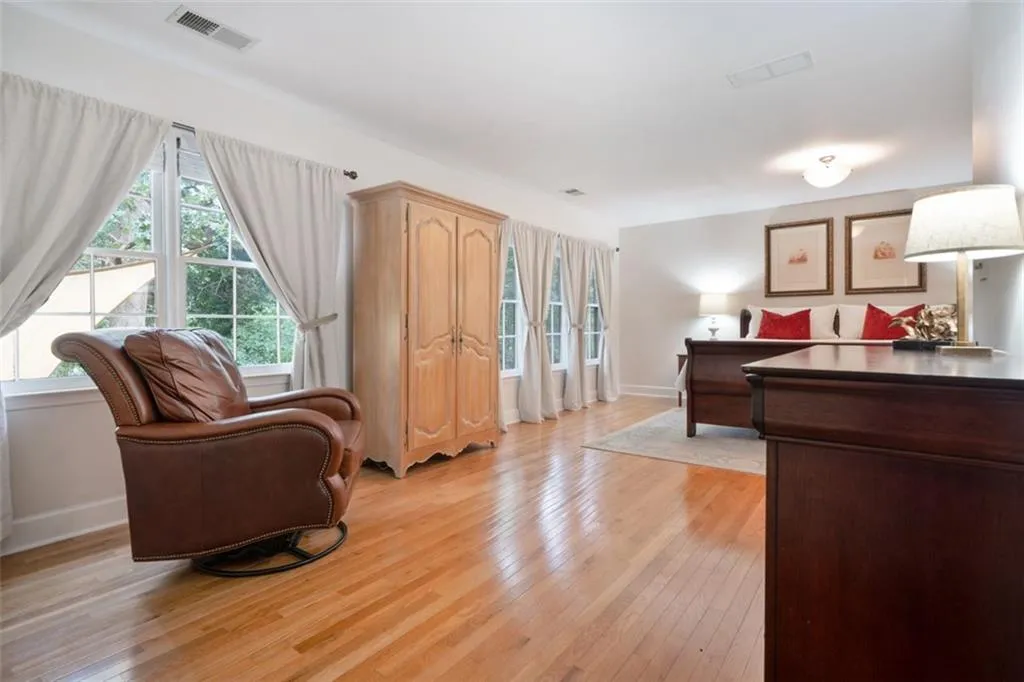 7095 Glenridge Drive, Atlanta, Georgia 30328, 4 Bedrooms Bedrooms, ,2 BathroomsBathrooms,Residential,Sold,7095 Glenridge Drive,6914982