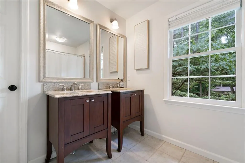 7095 Glenridge Drive, Atlanta, Georgia 30328, 4 Bedrooms Bedrooms, ,2 BathroomsBathrooms,Residential,Sold,7095 Glenridge Drive,6914982