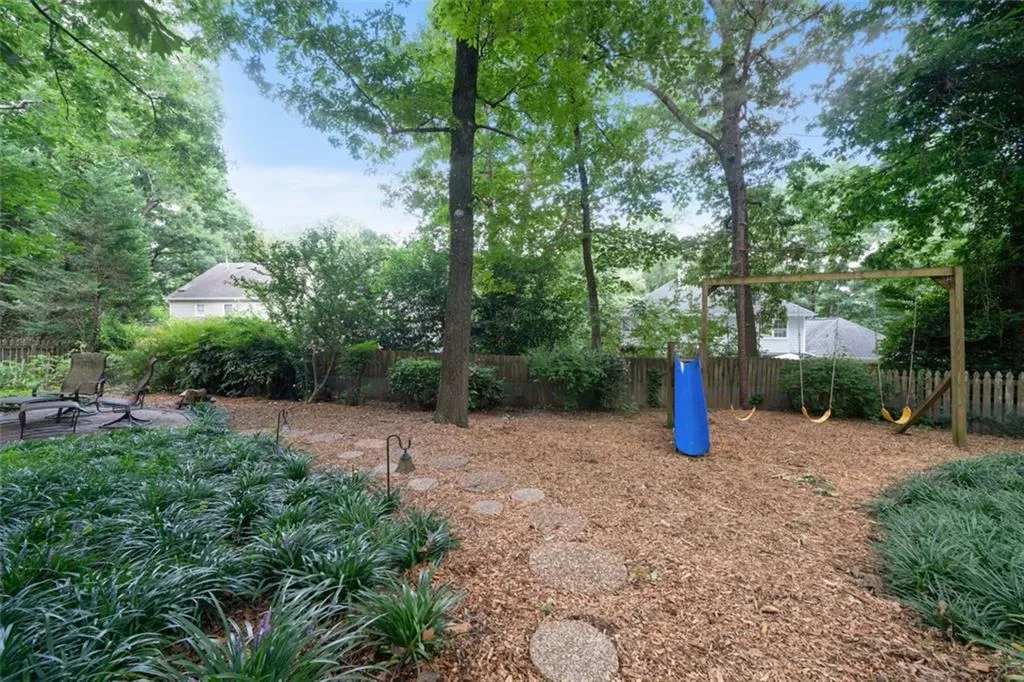 7095 Glenridge Drive, Atlanta, Georgia 30328, 4 Bedrooms Bedrooms, ,2 BathroomsBathrooms,Residential,Sold,7095 Glenridge Drive,6914982