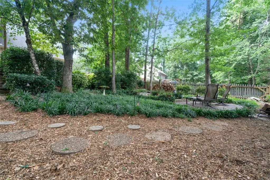 7095 Glenridge Drive, Atlanta, Georgia 30328, 4 Bedrooms Bedrooms, ,2 BathroomsBathrooms,Residential,Sold,7095 Glenridge Drive,6914982