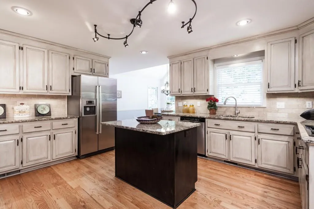 7310 Chattahoochee Bluff Drive, Sandy Springs, Georgia 30350, 5 Bedrooms Bedrooms, ,4 BathroomsBathrooms,Residential,Sold,7310 Chattahoochee Bluff Drive,5639776