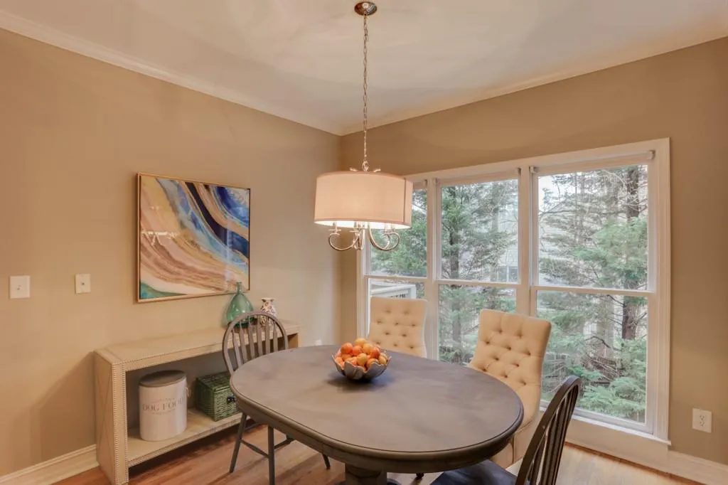 7265 Village Creek Trace, Sandy Springs, Georgia 30328, 4 Bedrooms Bedrooms, ,3 BathroomsBathrooms,Residential,Sold,7265 Village Creek Trace,5994573