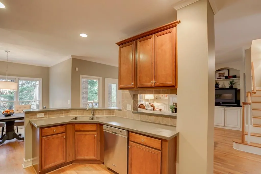 7265 Village Creek Trace, Sandy Springs, Georgia 30328, 4 Bedrooms Bedrooms, ,3 BathroomsBathrooms,Residential,Sold,7265 Village Creek Trace,5994573