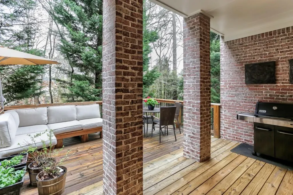 7265 Village Creek Trace, Sandy Springs, Georgia 30328, 4 Bedrooms Bedrooms, ,3 BathroomsBathrooms,Residential,Sold,7265 Village Creek Trace,5994573