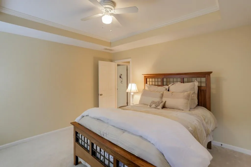 7265 Village Creek Trace, Sandy Springs, Georgia 30328, 4 Bedrooms Bedrooms, ,3 BathroomsBathrooms,Residential,Sold,7265 Village Creek Trace,5994573