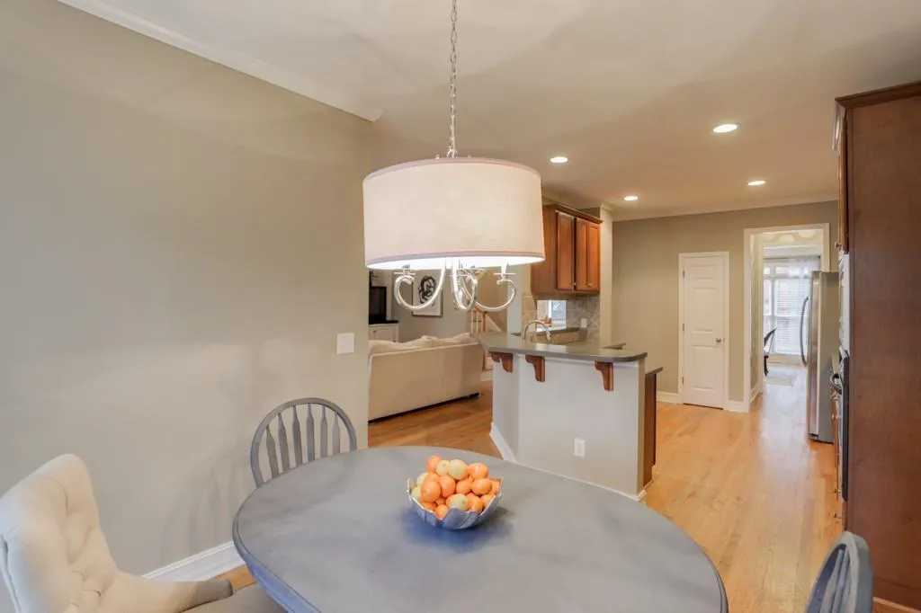 7265 Village Creek Trace, Sandy Springs, Georgia 30328, 4 Bedrooms Bedrooms, ,3 BathroomsBathrooms,Residential,Sold,7265 Village Creek Trace,5994573