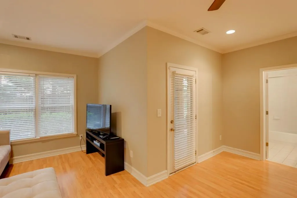 7265 Village Creek Trace, Sandy Springs, Georgia 30328, 4 Bedrooms Bedrooms, ,3 BathroomsBathrooms,Residential,Sold,7265 Village Creek Trace,5994573