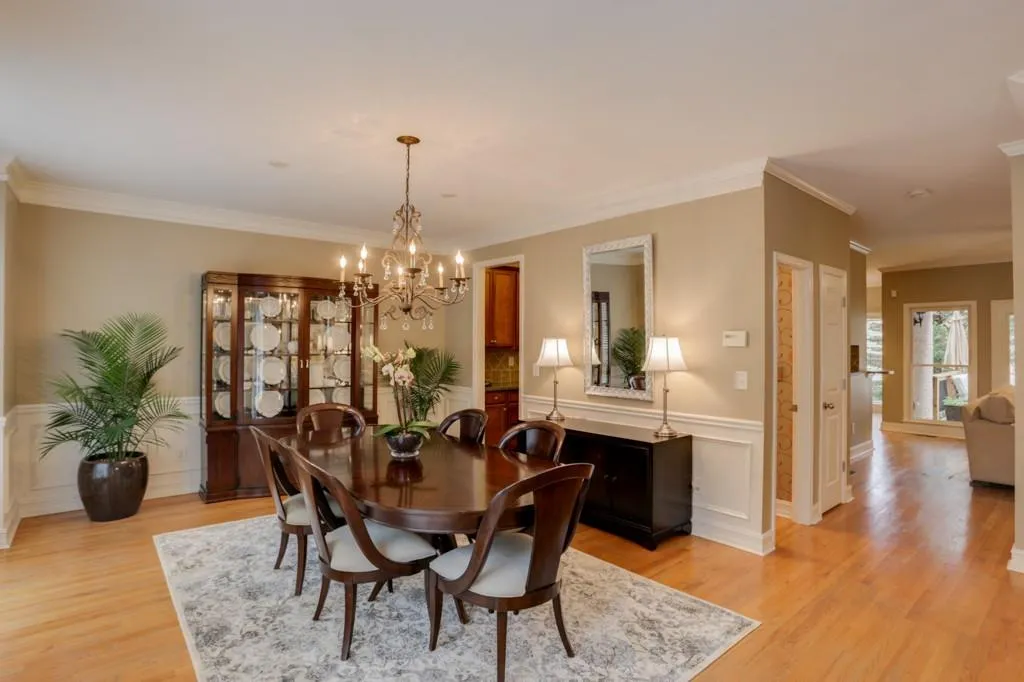 7265 Village Creek Trace, Sandy Springs, Georgia 30328, 4 Bedrooms Bedrooms, ,3 BathroomsBathrooms,Residential,Sold,7265 Village Creek Trace,5994573