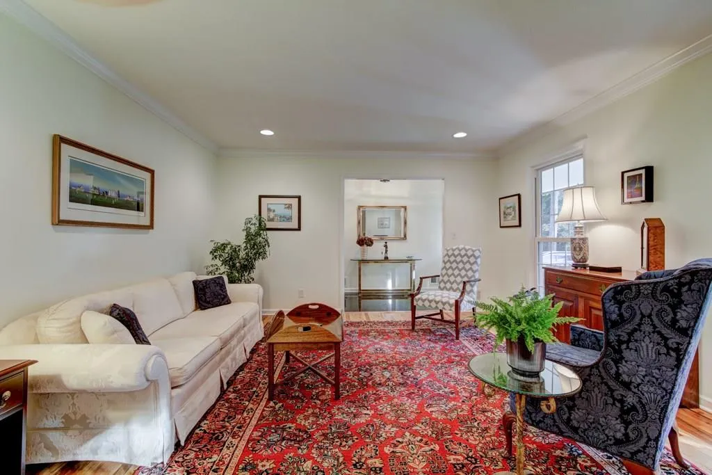 770 Edgewater Trail, Sandy Springs, Georgia 30328, 5 Bedrooms Bedrooms, ,3 BathroomsBathrooms,Residential,Sold,770 Edgewater Trail,6102682