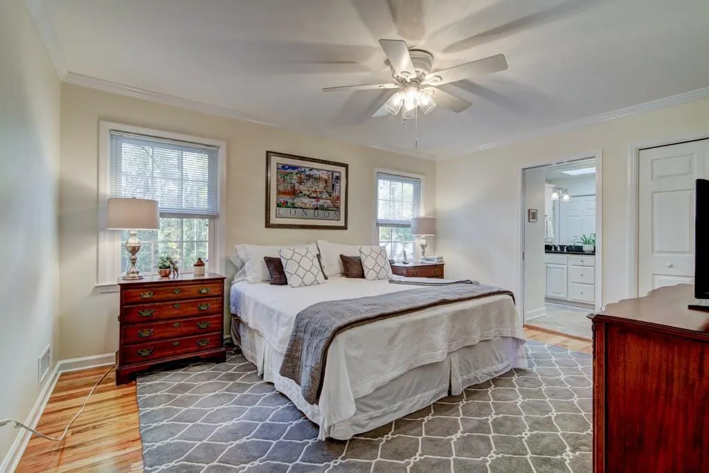 770 Edgewater Trail, Sandy Springs, Georgia 30328, 5 Bedrooms Bedrooms, ,3 BathroomsBathrooms,Residential,Sold,770 Edgewater Trail,6102682
