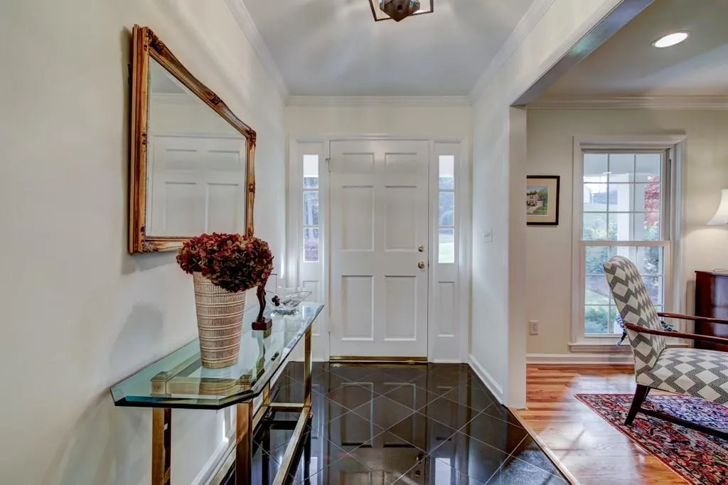 770 Edgewater Trail, Sandy Springs, Georgia 30328, 5 Bedrooms Bedrooms, ,3 BathroomsBathrooms,Residential,Sold,770 Edgewater Trail,6102682