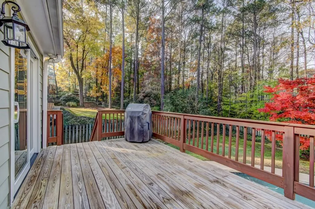 770 Edgewater Trail, Sandy Springs, Georgia 30328, 5 Bedrooms Bedrooms, ,3 BathroomsBathrooms,Residential,Sold,770 Edgewater Trail,6102682
