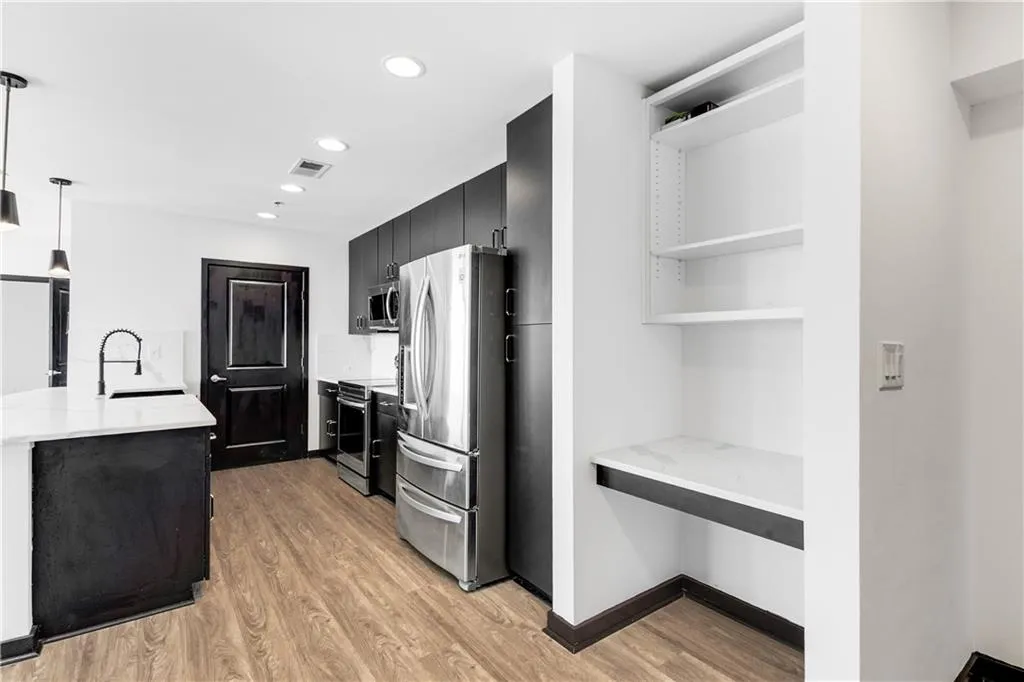3324 Peachtree Road Ne Unit 1419, Atlanta, Georgia 30326, 2 Bedrooms Bedrooms, ,2 BathroomsBathrooms,Residential,For Sale,3324 Peachtree Road Ne Unit 1419,7637982