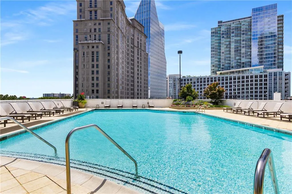 3324 Peachtree Road Ne Unit 1419, Atlanta, Georgia 30326, 2 Bedrooms Bedrooms, ,2 BathroomsBathrooms,Residential,For Sale,3324 Peachtree Road Ne Unit 1419,7637982