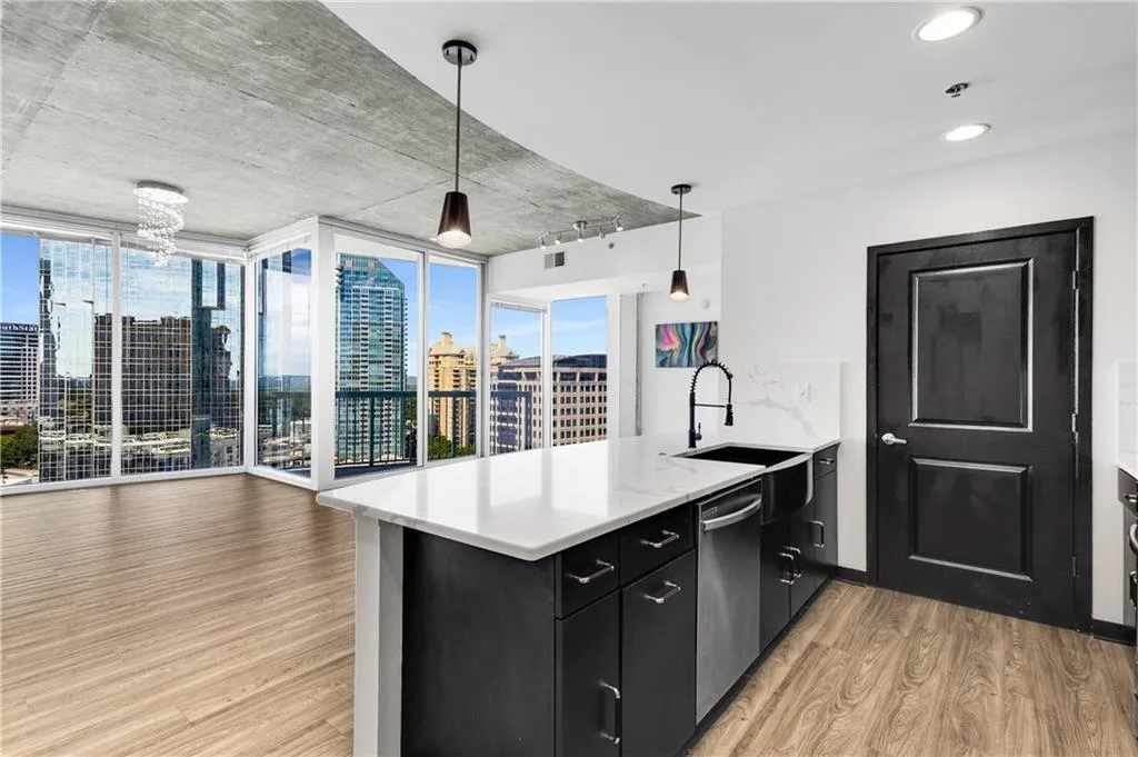 3324 Peachtree Road Ne Unit 1419, Atlanta, Georgia 30326, 2 Bedrooms Bedrooms, ,2 BathroomsBathrooms,Residential,For Sale,3324 Peachtree Road Ne Unit 1419,7637982