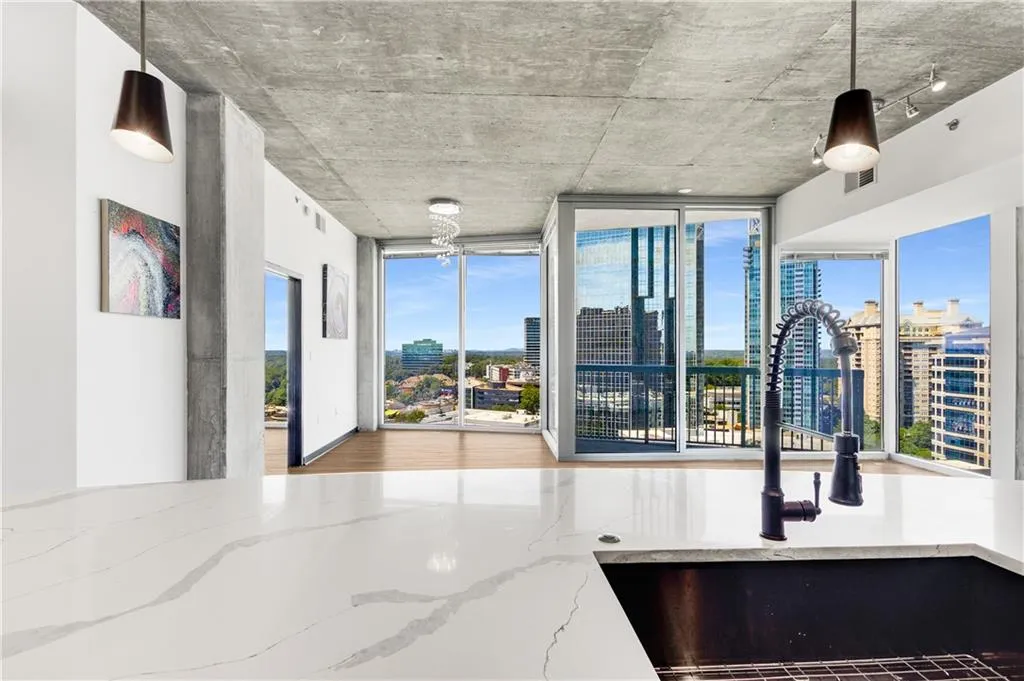 3324 Peachtree Road Ne Unit 1419, Atlanta, Georgia 30326, 2 Bedrooms Bedrooms, ,2 BathroomsBathrooms,Residential,For Sale,3324 Peachtree Road Ne Unit 1419,7637982