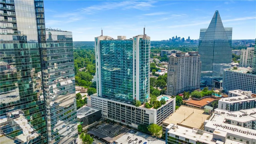 3324 Peachtree Road Ne Unit 1419, Atlanta, Georgia 30326, 2 Bedrooms Bedrooms, ,2 BathroomsBathrooms,Residential,For Sale,3324 Peachtree Road Ne Unit 1419,7637982