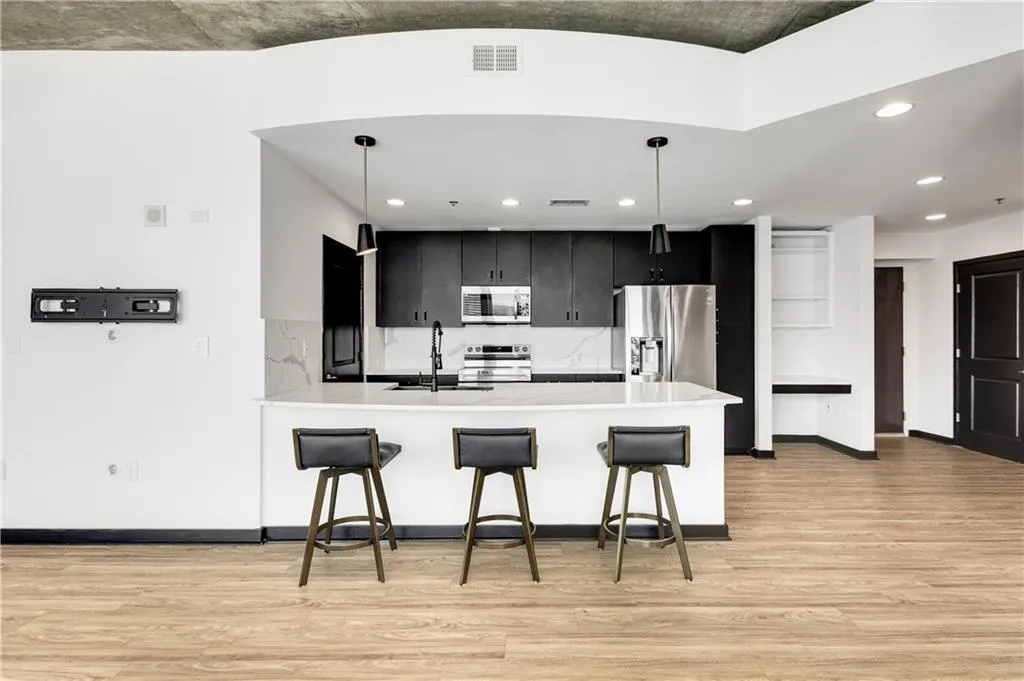 3324 Peachtree Road Ne Unit 1419, Atlanta, Georgia 30326, 2 Bedrooms Bedrooms, ,2 BathroomsBathrooms,Residential,For Sale,3324 Peachtree Road Ne Unit 1419,7637982