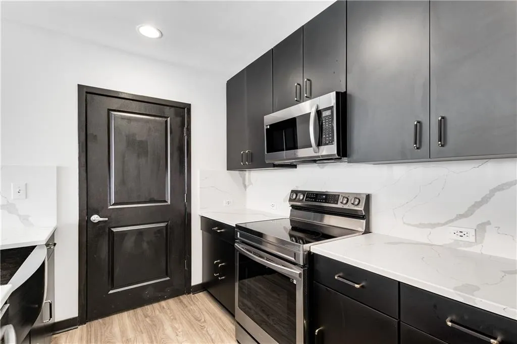 3324 Peachtree Road Ne Unit 1419, Atlanta, Georgia 30326, 2 Bedrooms Bedrooms, ,2 BathroomsBathrooms,Residential,For Sale,3324 Peachtree Road Ne Unit 1419,7637982