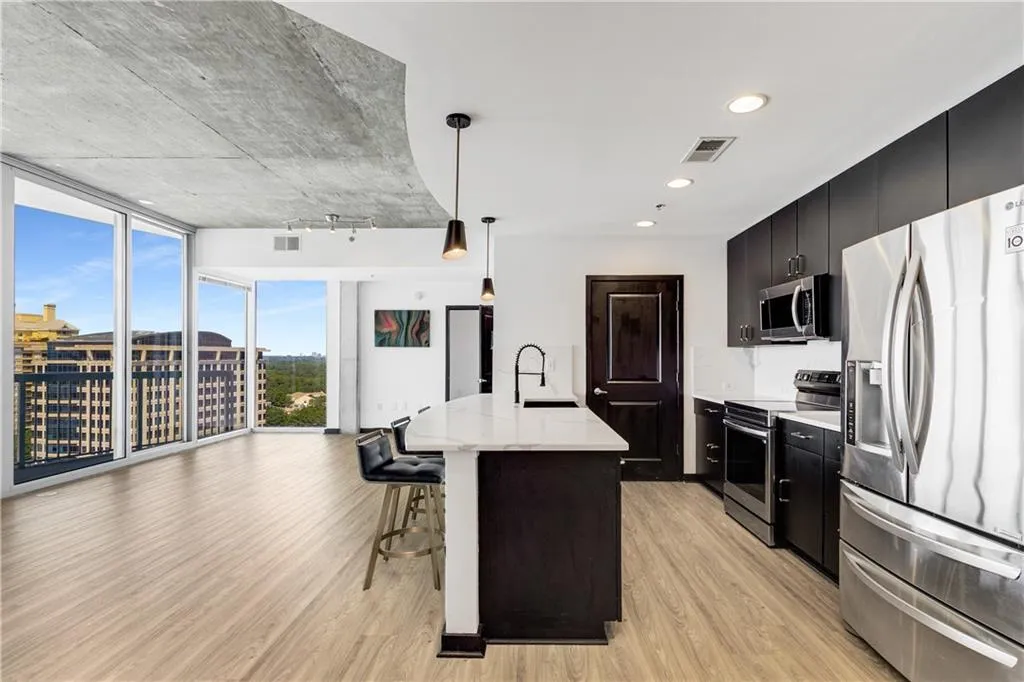 3324 Peachtree Road Ne Unit 1419, Atlanta, Georgia 30326, 2 Bedrooms Bedrooms, ,2 BathroomsBathrooms,Residential,For Sale,3324 Peachtree Road Ne Unit 1419,7637982