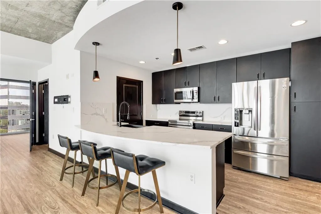 3324 Peachtree Road Ne Unit 1419, Atlanta, Georgia 30326, 2 Bedrooms Bedrooms, ,2 BathroomsBathrooms,Residential,For Sale,3324 Peachtree Road Ne Unit 1419,7637982