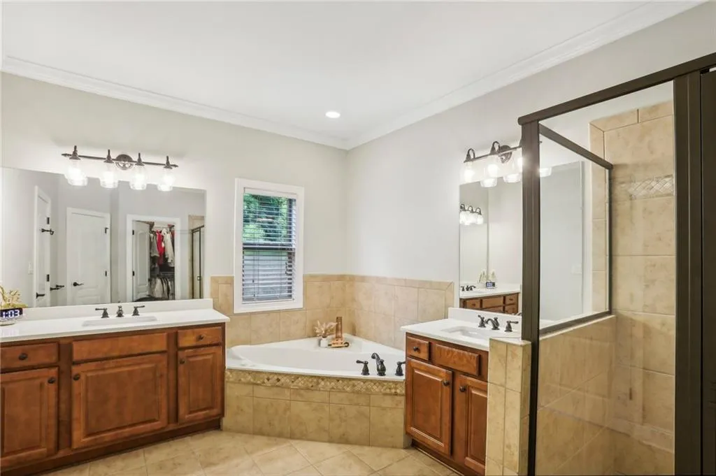 943 Delaronde Court, Atlanta, Georgia 30328, 4 Bedrooms Bedrooms, ,3 BathroomsBathrooms,Residential,Sold,943 Delaronde Court,7415452