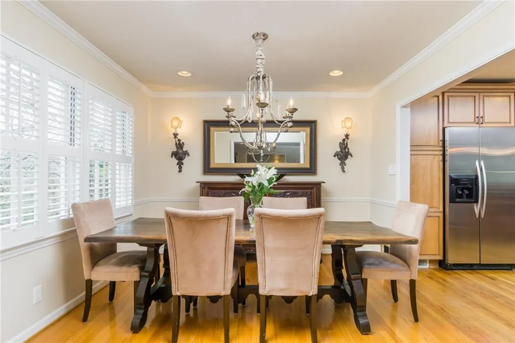 915 Starlight Drive Ne, Sandy Springs, Georgia 30342, 4 Bedrooms Bedrooms, ,3 BathroomsBathrooms,Residential,Sold,915 Starlight Drive Ne,5985578