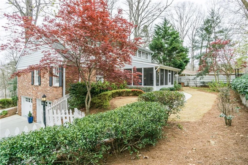 915 Starlight Drive Ne, Sandy Springs, Georgia 30342, 4 Bedrooms Bedrooms, ,3 BathroomsBathrooms,Residential,Sold,915 Starlight Drive Ne,5985578
