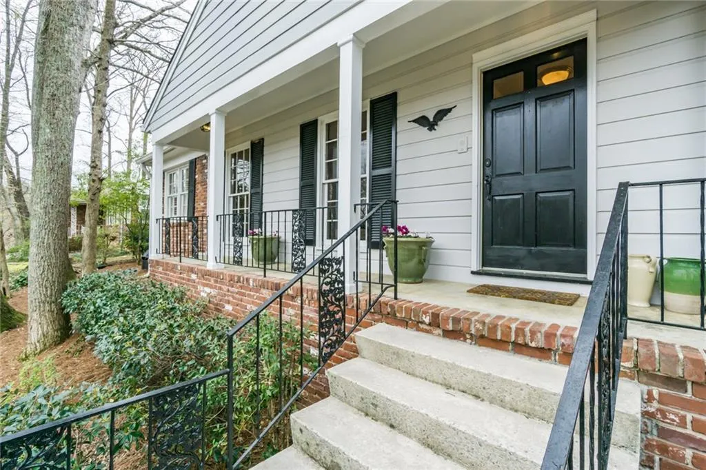 915 Starlight Drive Ne, Sandy Springs, Georgia 30342, 4 Bedrooms Bedrooms, ,3 BathroomsBathrooms,Residential,Sold,915 Starlight Drive Ne,5985578
