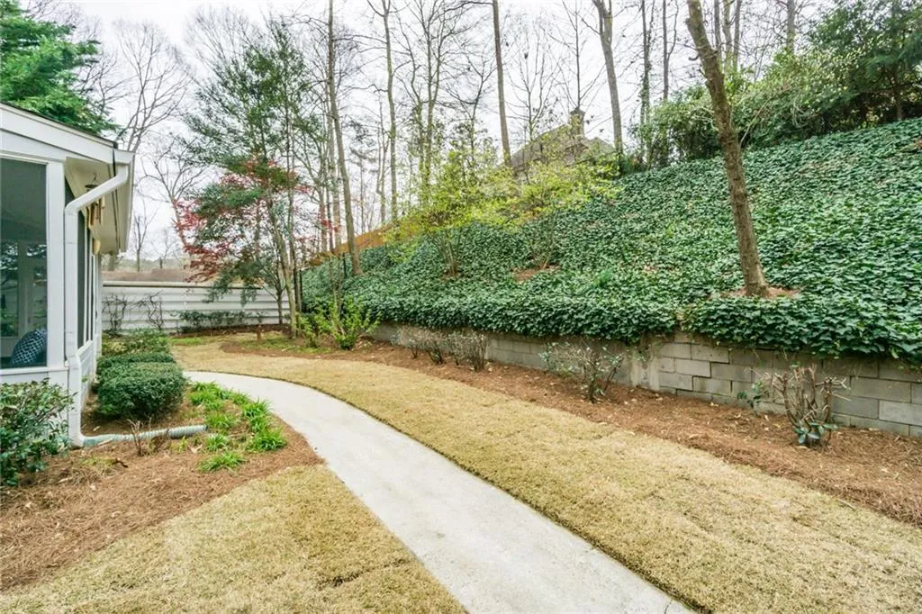 915 Starlight Drive Ne, Sandy Springs, Georgia 30342, 4 Bedrooms Bedrooms, ,3 BathroomsBathrooms,Residential,Sold,915 Starlight Drive Ne,5985578