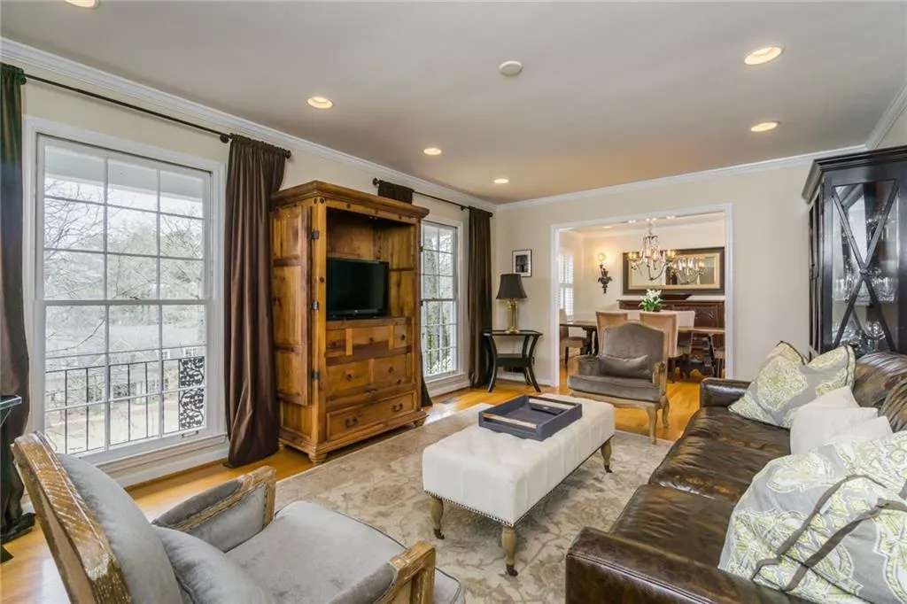 915 Starlight Drive Ne, Sandy Springs, Georgia 30342, 4 Bedrooms Bedrooms, ,3 BathroomsBathrooms,Residential,Sold,915 Starlight Drive Ne,5985578
