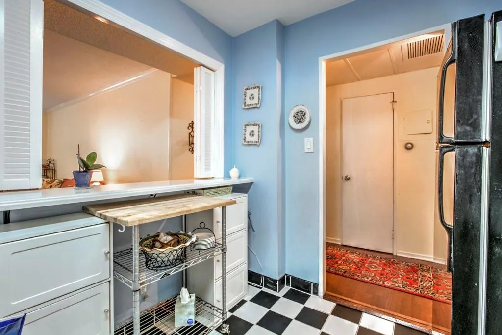 2965 Pharr Court S Unit 311, Atlanta, Georgia 30305, 1 Bedroom Bedrooms, ,1 BathroomBathrooms,Residential,Sold,2965 Pharr Court S Unit 311,6031969