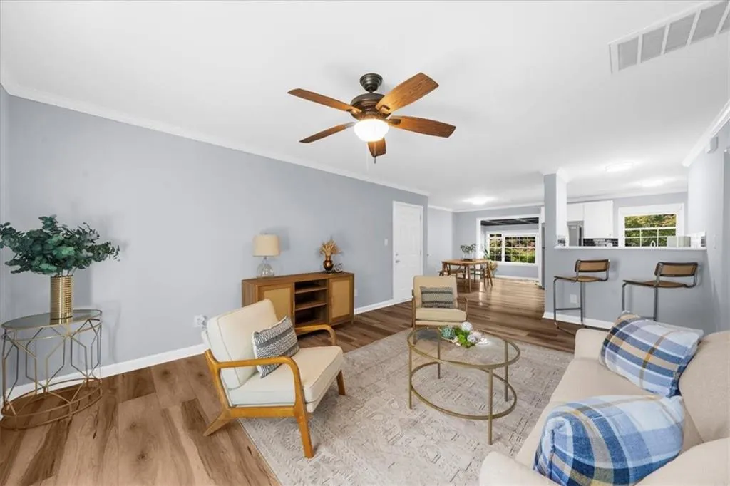 6700 Roswell Road Unit 7d, Sandy Springs, Georgia 30328, 3 Bedrooms Bedrooms, ,2 BathroomsBathrooms,Residential,For Sale,6700 Roswell Road Unit 7d,7668998