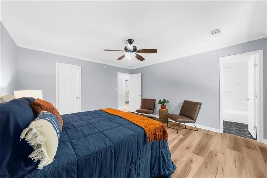 6700 Roswell Road Unit 7d, Sandy Springs, Georgia 30328, 3 Bedrooms Bedrooms, ,2 BathroomsBathrooms,Residential,For Sale,6700 Roswell Road Unit 7d,7668998