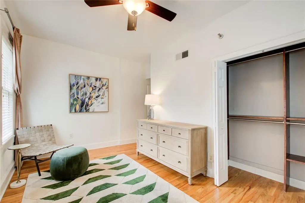 2855 Peachtree Road Ne Unit 201, Atlanta, Georgia 30305, 2 Bedrooms Bedrooms, ,2 BathroomsBathrooms,Residential,For Sale,2855 Peachtree Road Ne Unit 201,7624641