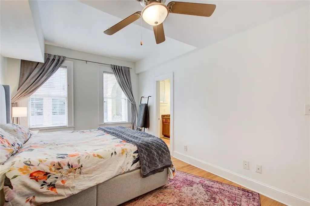 2855 Peachtree Road Ne Unit 201, Atlanta, Georgia 30305, 2 Bedrooms Bedrooms, ,2 BathroomsBathrooms,Residential,For Sale,2855 Peachtree Road Ne Unit 201,7624641