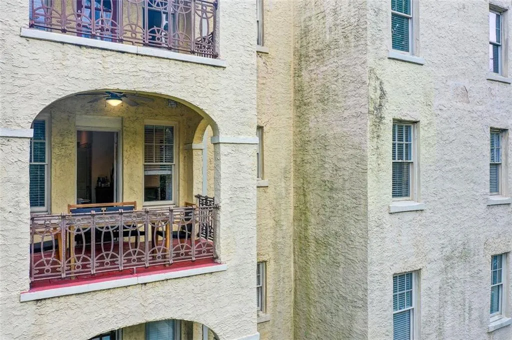 2855 Peachtree Road Ne Unit 201, Atlanta, Georgia 30305, 2 Bedrooms Bedrooms, ,2 BathroomsBathrooms,Residential,For Sale,2855 Peachtree Road Ne Unit 201,7624641