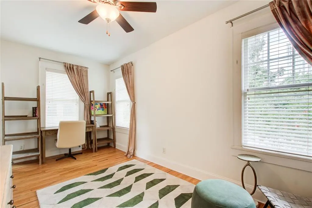 2855 Peachtree Road Ne Unit 201, Atlanta, Georgia 30305, 2 Bedrooms Bedrooms, ,2 BathroomsBathrooms,Residential,For Sale,2855 Peachtree Road Ne Unit 201,7624641