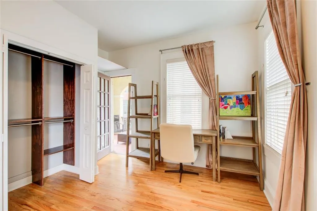 2855 Peachtree Road Ne Unit 201, Atlanta, Georgia 30305, 2 Bedrooms Bedrooms, ,2 BathroomsBathrooms,Residential,For Sale,2855 Peachtree Road Ne Unit 201,7624641