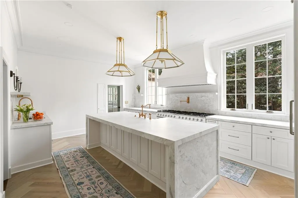 3051 Habersham Road Nw, Atlanta, Georgia 30305, 5 Bedrooms Bedrooms, ,5 BathroomsBathrooms,Residential,For Sale,3051 Habersham Road Nw,7532559
