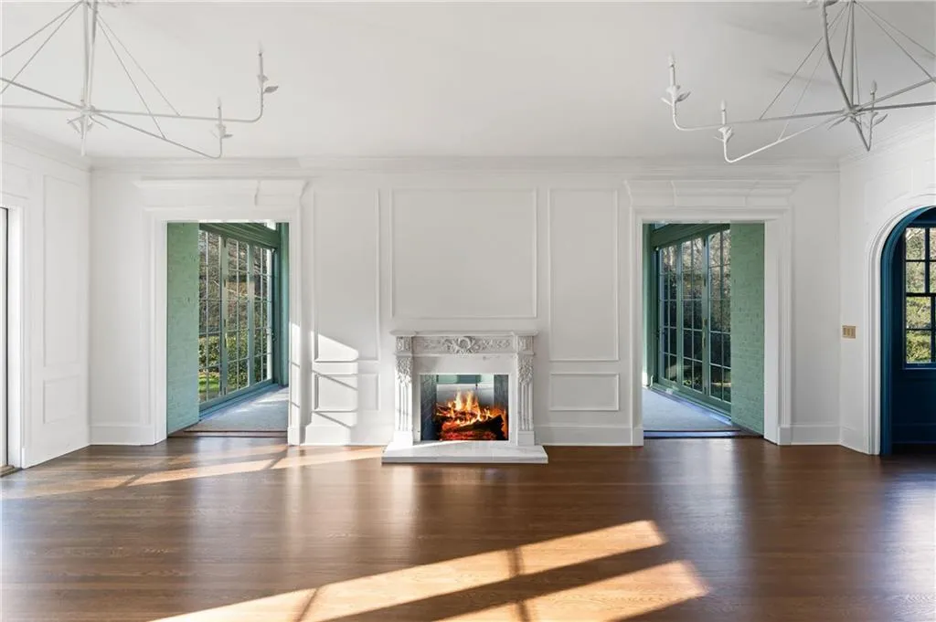 3051 Habersham Road Nw, Atlanta, Georgia 30305, 5 Bedrooms Bedrooms, ,5 BathroomsBathrooms,Residential,For Sale,3051 Habersham Road Nw,7532559