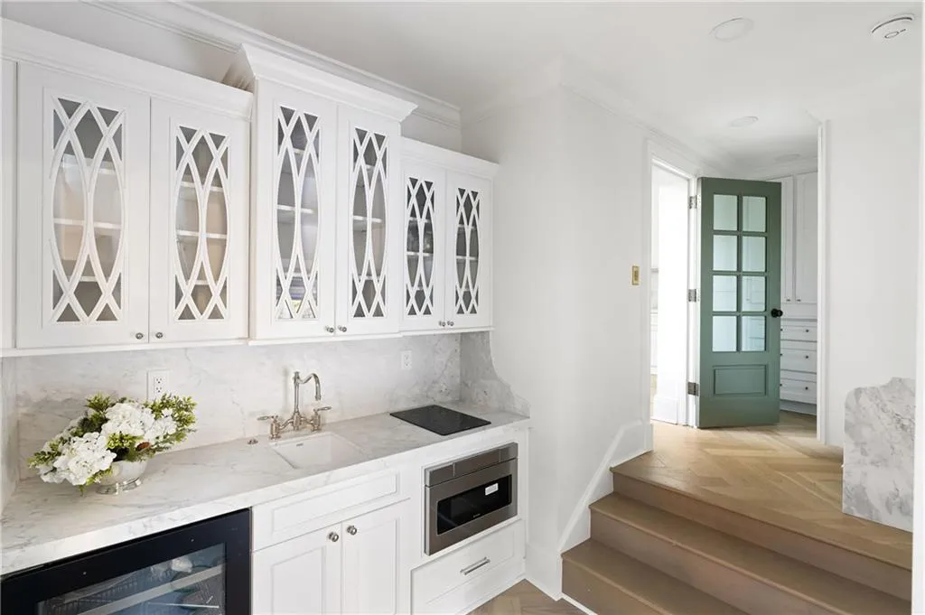 3051 Habersham Road Nw, Atlanta, Georgia 30305, 5 Bedrooms Bedrooms, ,5 BathroomsBathrooms,Residential,For Sale,3051 Habersham Road Nw,7532559
