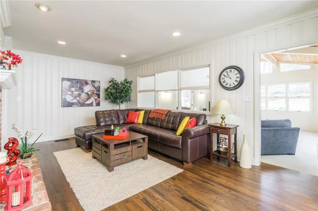 5595 Sherrell Drive, Atlanta, Georgia 30342, 3 Bedrooms Bedrooms, ,2 BathroomsBathrooms,Residential,Sold,5595 Sherrell Drive,6518222