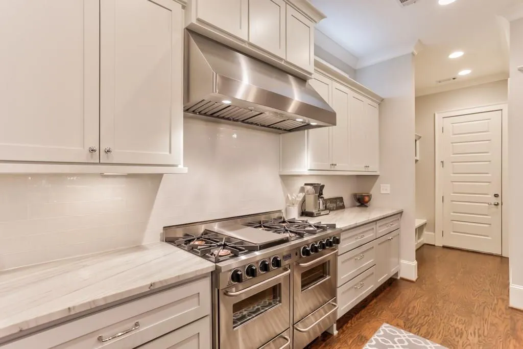 2993 Osborne Road Ne, Brookhaven, Georgia 30319, 6 Bedrooms Bedrooms, ,5 BathroomsBathrooms,Residential,Sold,2993 Osborne Road Ne,5940271