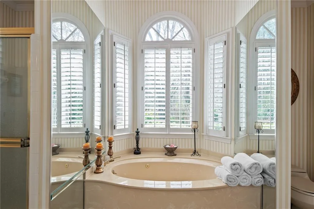 610 Avignon Court, Sandy Springs, Georgia 30350, 3 Bedrooms Bedrooms, ,2 BathroomsBathrooms,Residential,Sold,610 Avignon Court,6699804