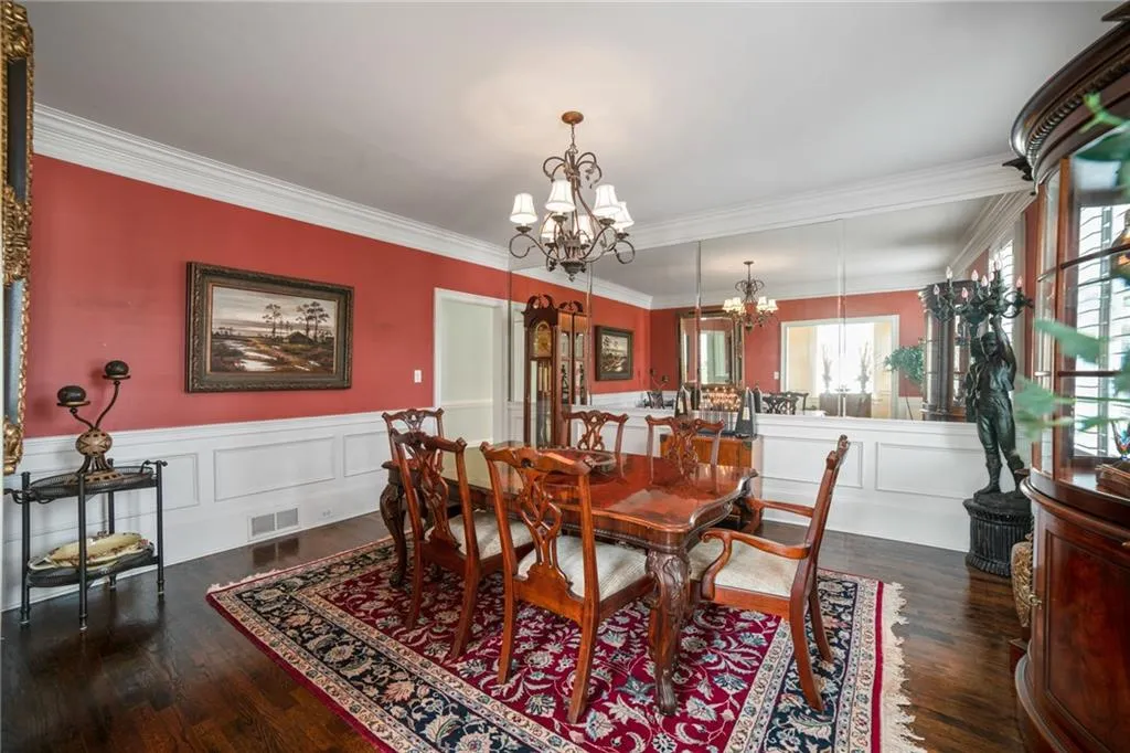 610 Avignon Court, Sandy Springs, Georgia 30350, 3 Bedrooms Bedrooms, ,2 BathroomsBathrooms,Residential,Sold,610 Avignon Court,6699804