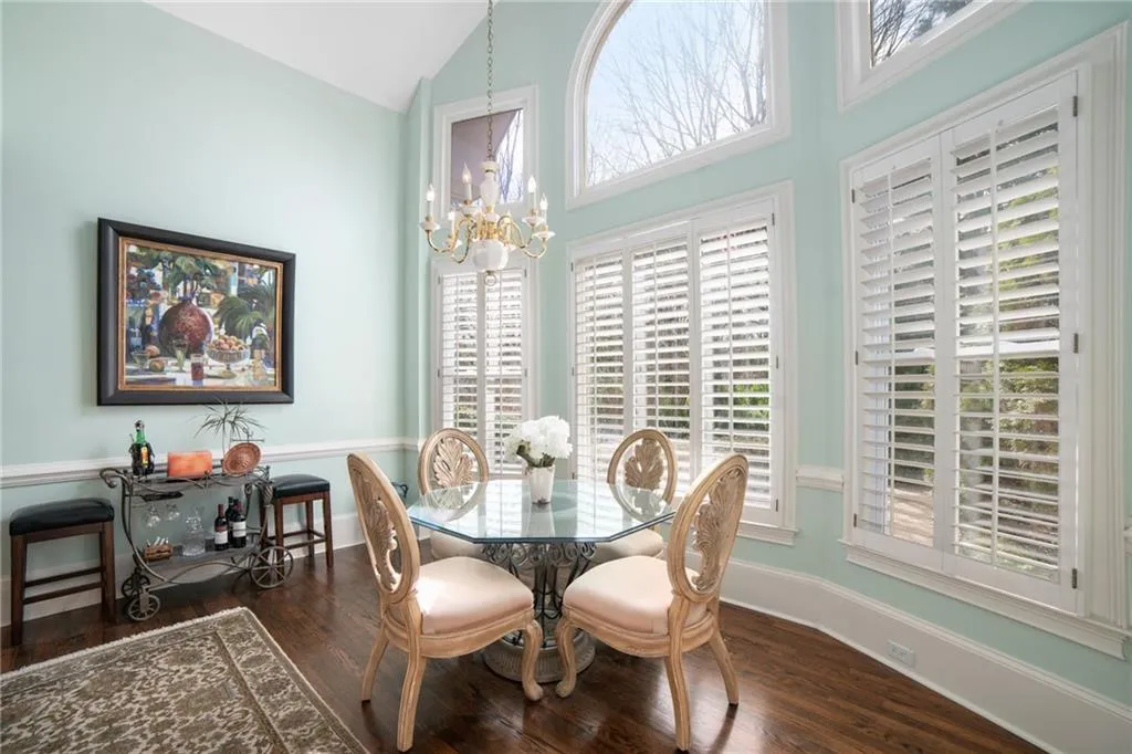 610 Avignon Court, Sandy Springs, Georgia 30350, 3 Bedrooms Bedrooms, ,2 BathroomsBathrooms,Residential,Sold,610 Avignon Court,6699804