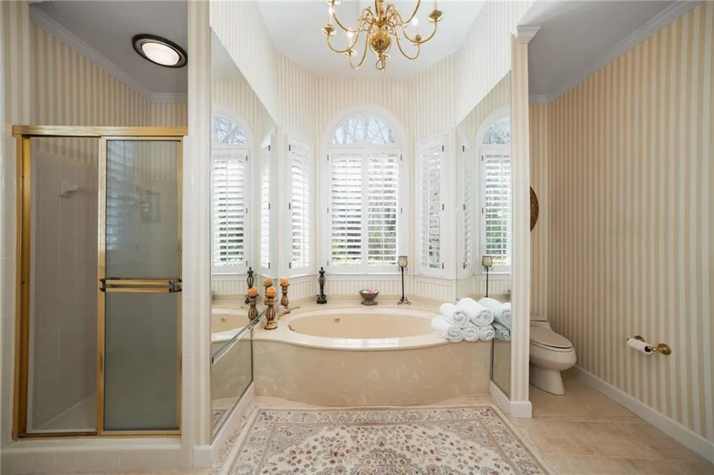 610 Avignon Court, Sandy Springs, Georgia 30350, 3 Bedrooms Bedrooms, ,2 BathroomsBathrooms,Residential,Sold,610 Avignon Court,6699804