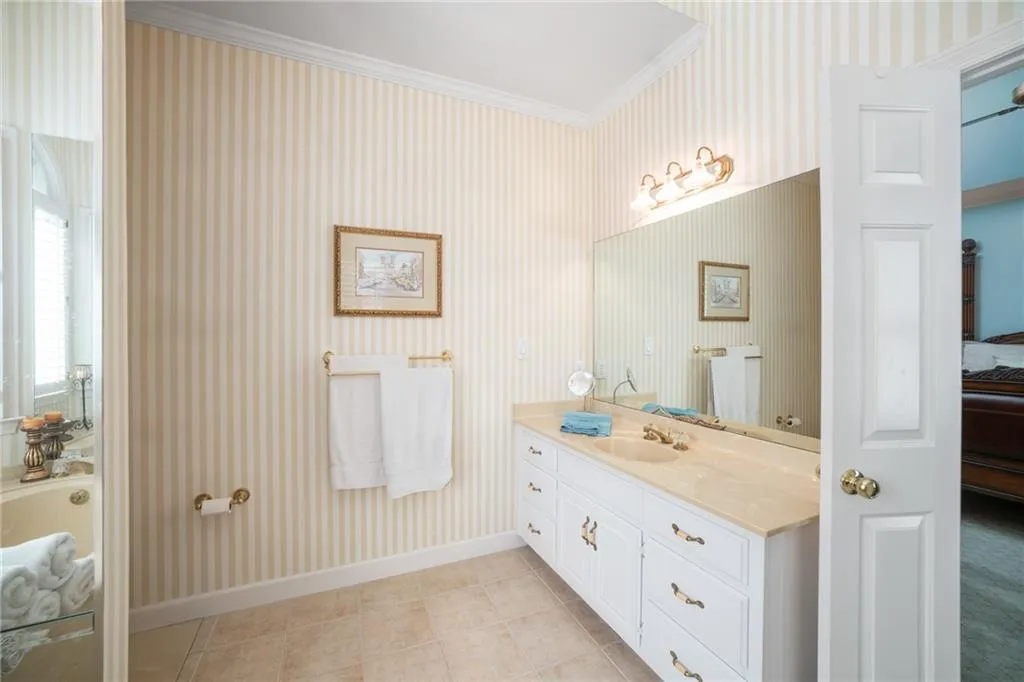 610 Avignon Court, Sandy Springs, Georgia 30350, 3 Bedrooms Bedrooms, ,2 BathroomsBathrooms,Residential,Sold,610 Avignon Court,6699804