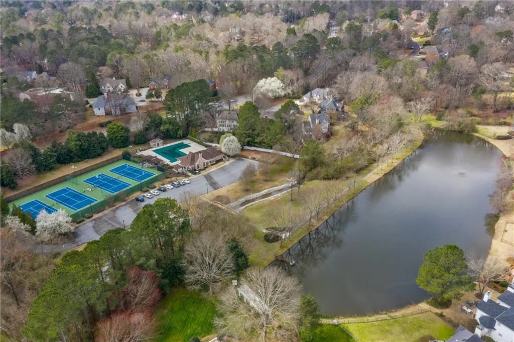 610 Avignon Court, Sandy Springs, Georgia 30350, 3 Bedrooms Bedrooms, ,2 BathroomsBathrooms,Residential,Sold,610 Avignon Court,6699804